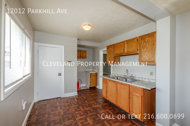 Building Photo - 12012 Parkhill Ave