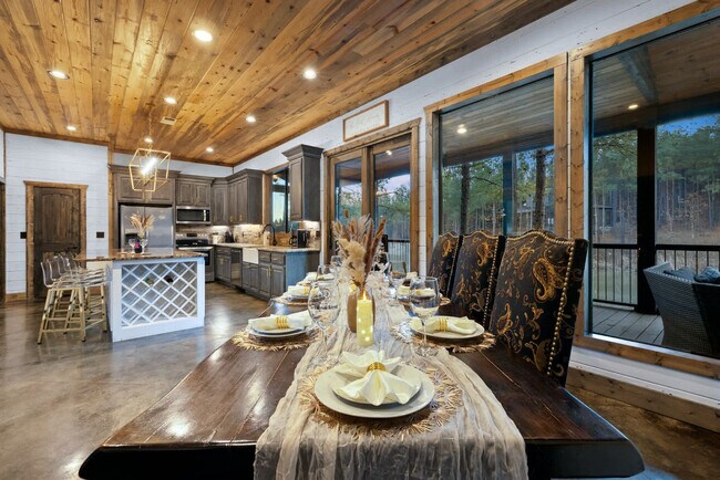 Building Photo - 222 Lost Creek Trl