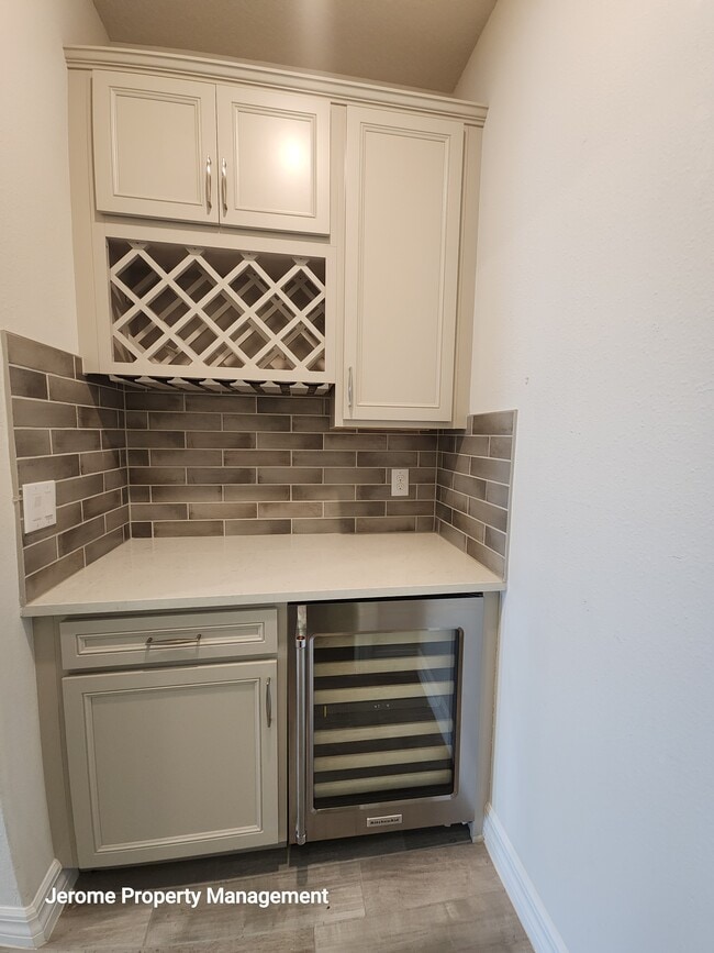 Building Photo - 18743 Coastal Shr Ter