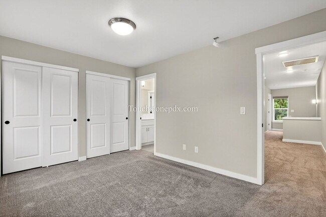 Building Photo - 3859 SE 92nd Ave