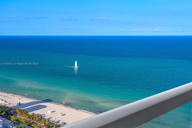 Building Photo - 4401 Collins Ave