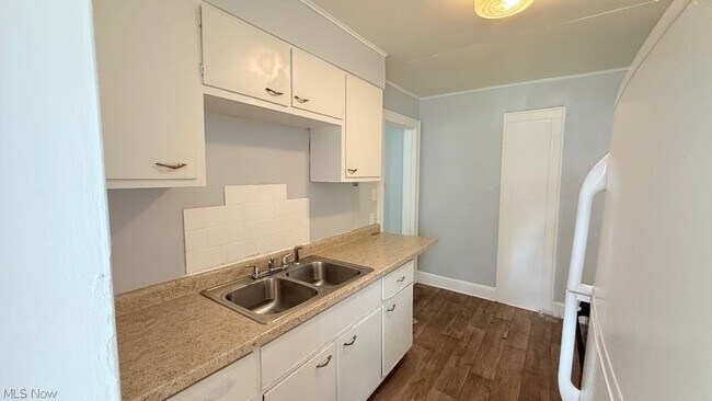 Building Photo - 1083 Stroman Ave