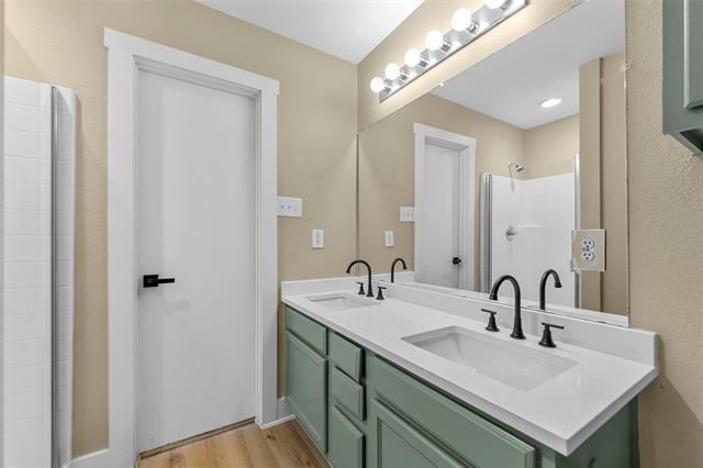 Building Photo - 1109 Caroline Dr