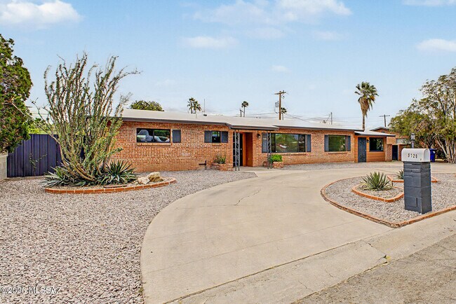 Building Photo - 5120 E Alberta Dr