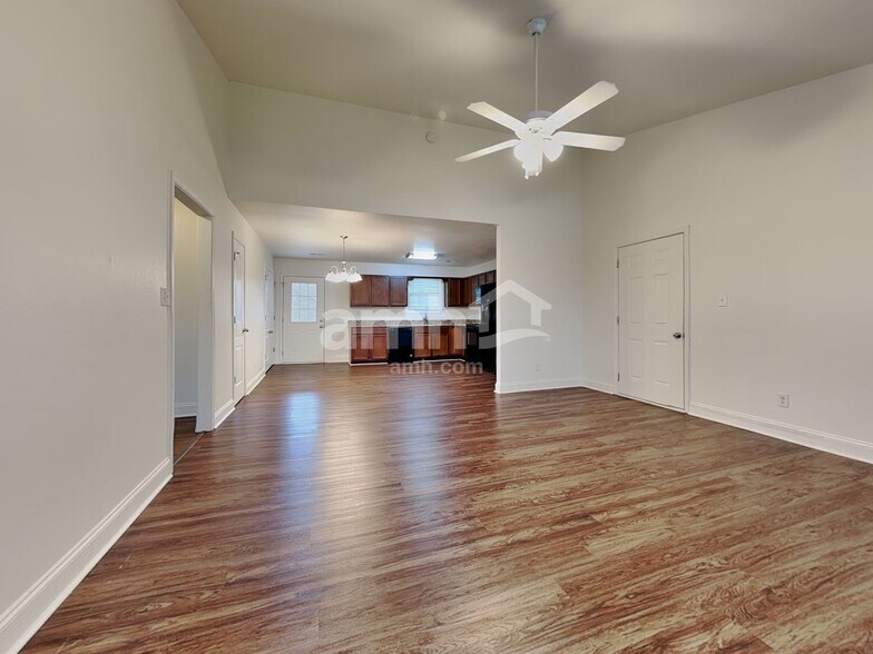 Building Photo - 6515 Mission Springs Ln