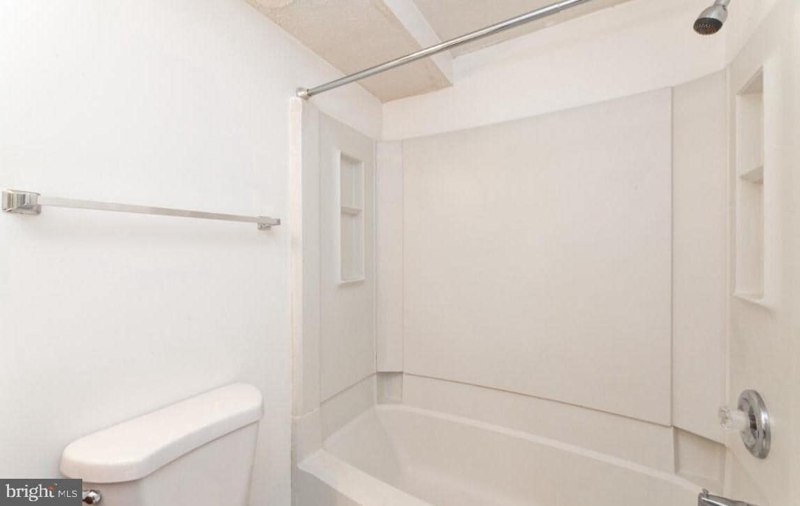 Building Photo - 4400 Groombridge Way