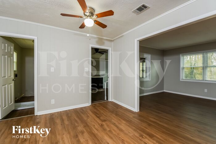 Building Photo - 4597 Douglas Dr