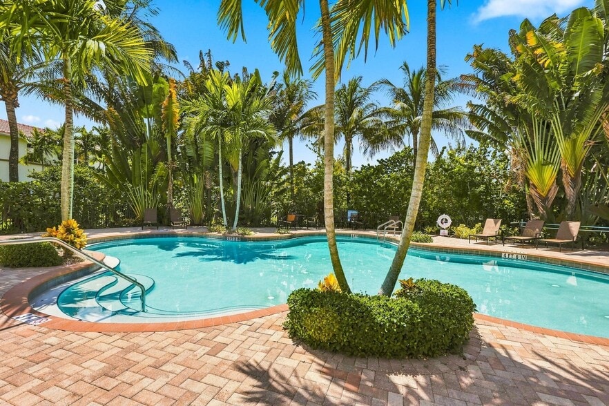 Building Photo - 4585 Tara Cove Way