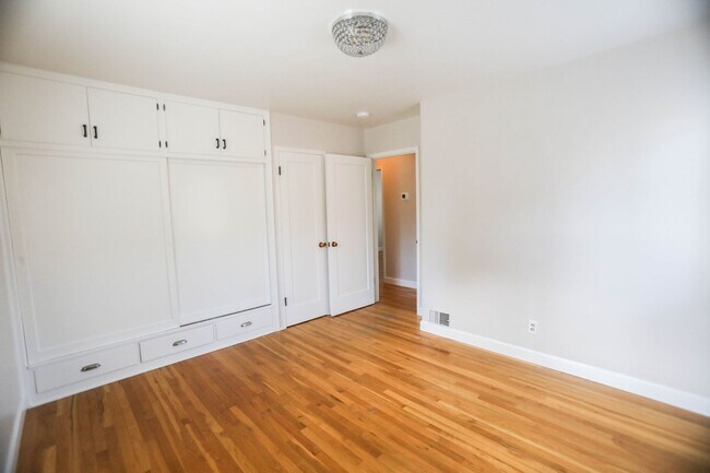 Building Photo - NEWLY LISTED $2,600 PER MONTH - GORGEOUS 3...