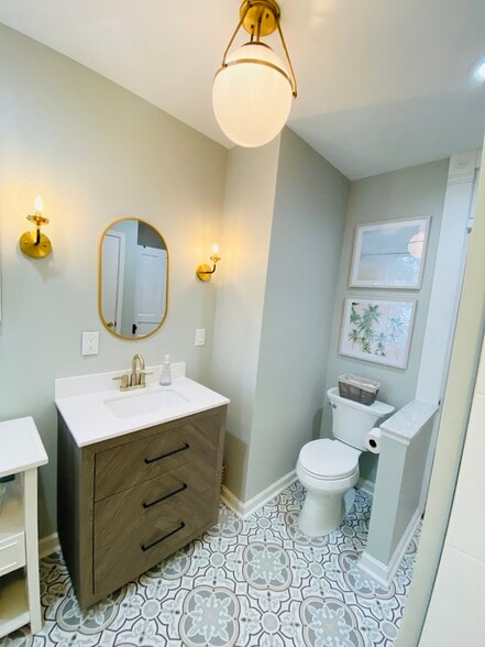 2nd Full Bath - 926 City Park Ave