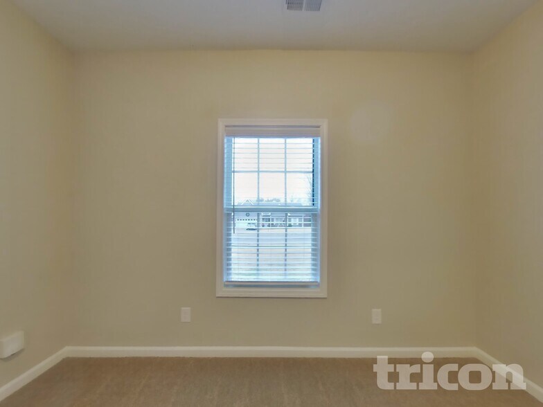 Building Photo - 824 Ellyson Dr