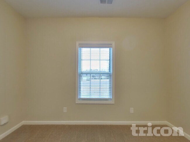 Building Photo - 824 Ellyson Dr