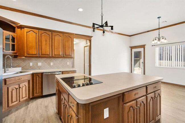 Building Photo - 2124 Trailwood Rd