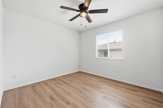 Building Photo - 123 Loon Lake Dr