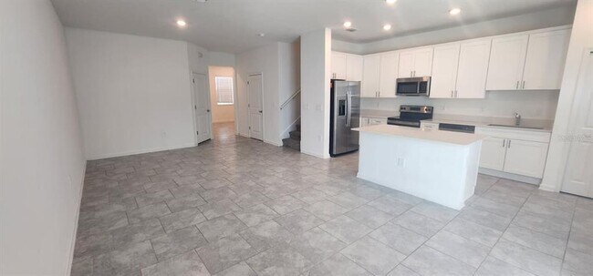 Building Photo - 7692 Stone Crk Trl