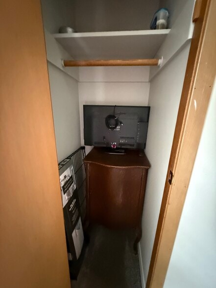 Building Photo - 111 Ewing St