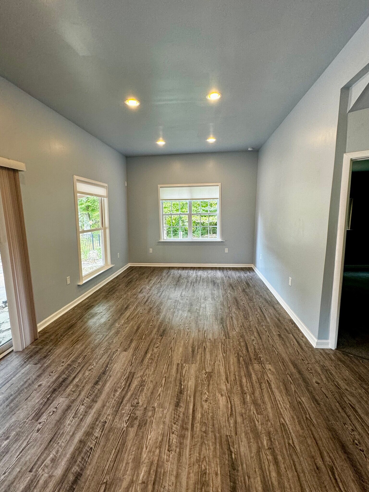 Living Room - 21560 Quaker Rd