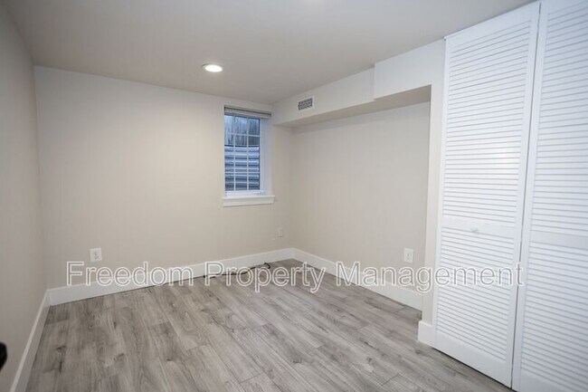 Building Photo - 102 Lynhaven Dr