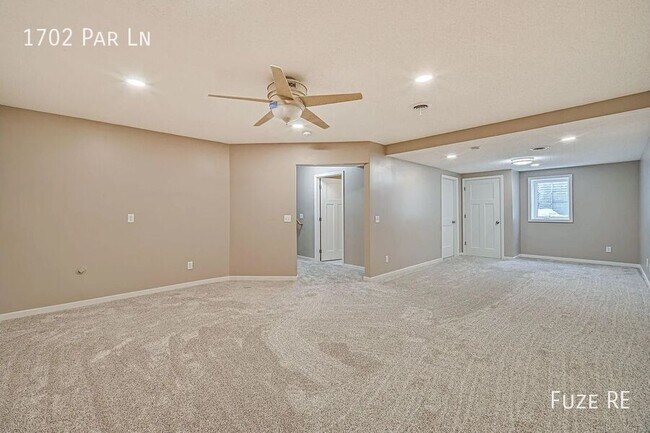 Building Photo - 1702 Par Ln
