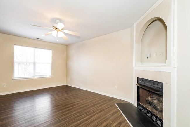 Building Photo - 5012 St Charles Dr