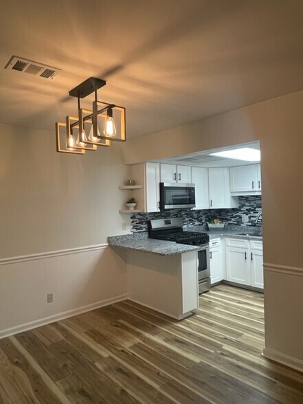 Building Photo - 1609 Homestead Trl