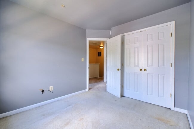 Building Photo - 3 bedroom 2.5 Bath In Oxon Hill Ready for ...