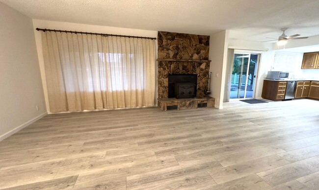Building Photo - 13277 Anchor Village