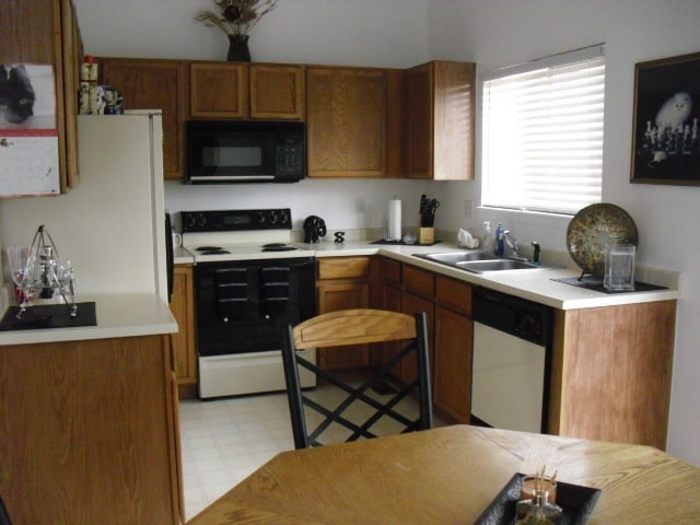 Building Photo - Single Family Ranch Style Home In Aurora!