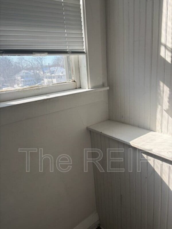 Building Photo - 1025 N Washington Ave