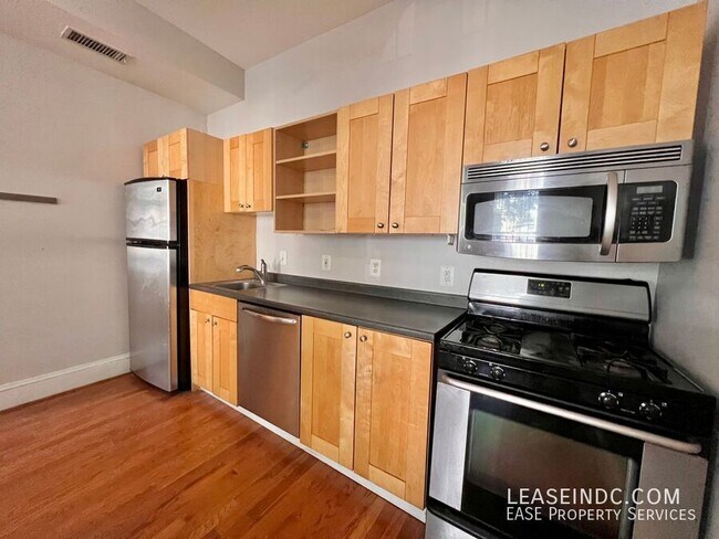 Building Photo - 3613 New Hampshire Ave NW