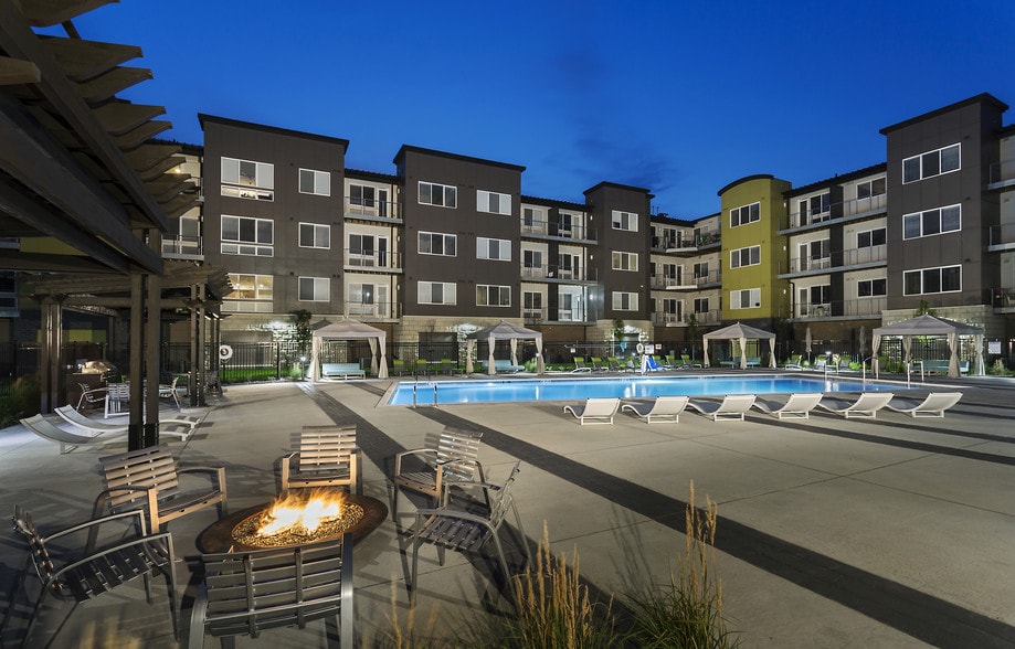 Building Photo - Residences at 62W
