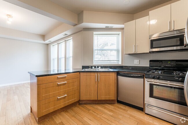 Building Photo - 6421 N Greenview Ave
