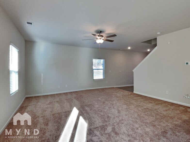 Building Photo - 94 Taverners Ln