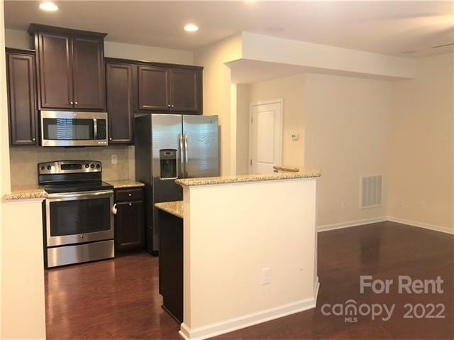 Building Photo - 2501 Silverthorn Dr