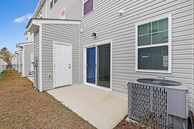 Building Photo - 415 Sunfish LN