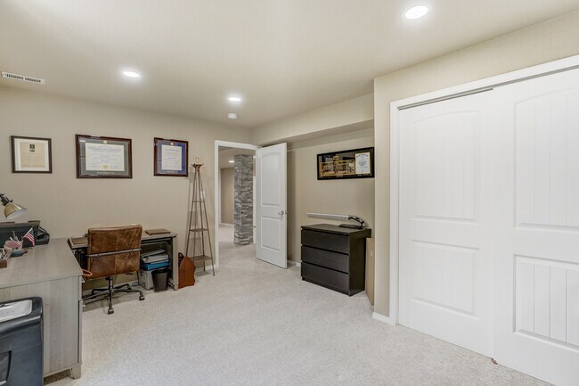 Building Photo - 7143 Jagged Rock Cir