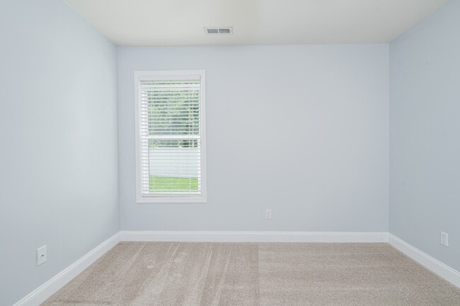 Building Photo - 312 Hawks Bluff Dr