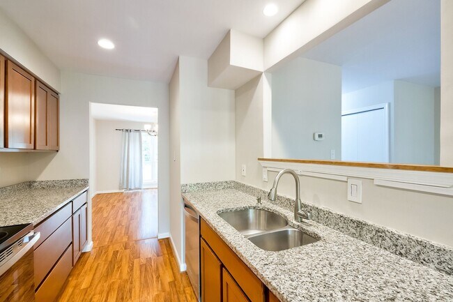 Building Photo - 16 Casino Ct