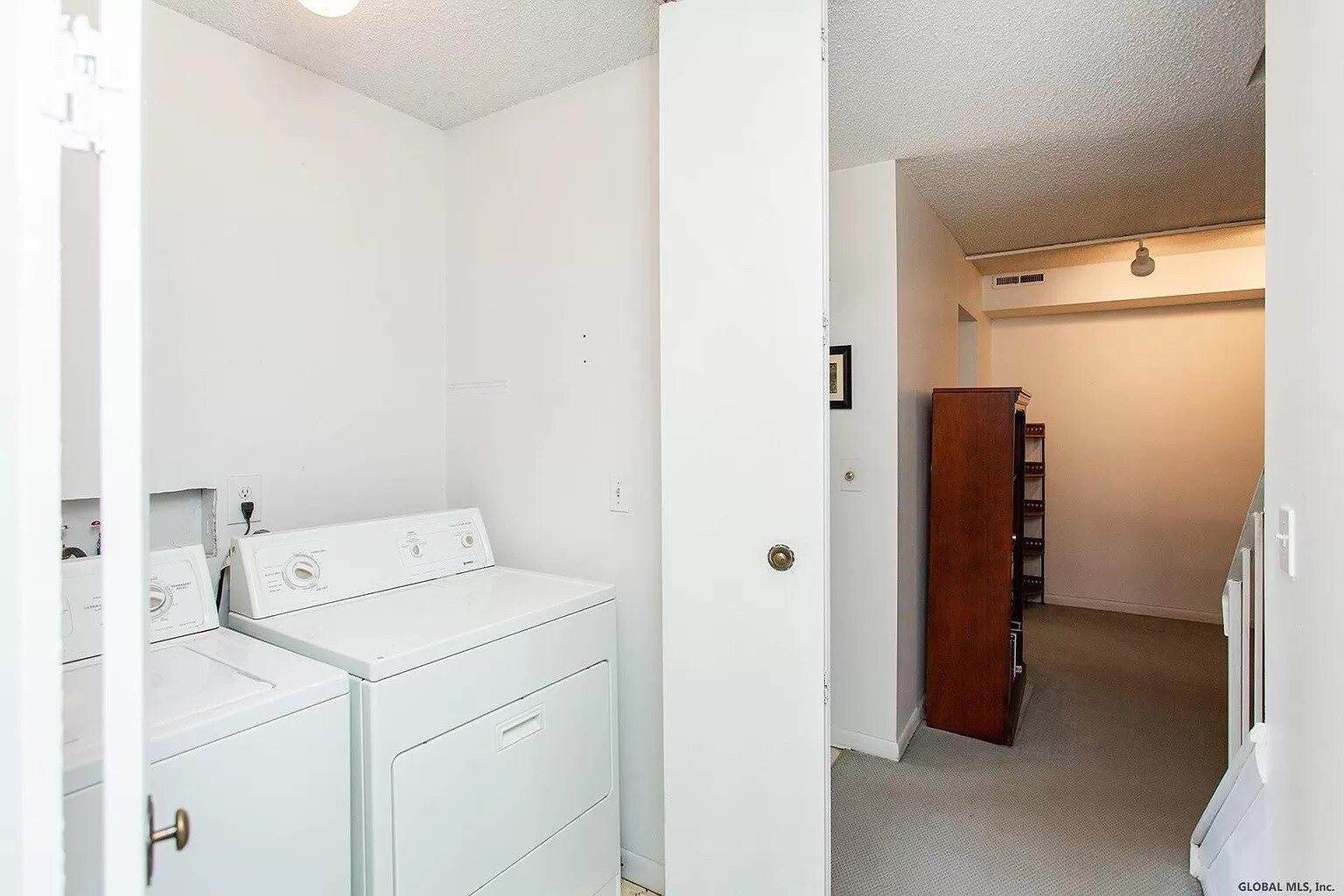 Building Photo - 82 Crestwood Ter