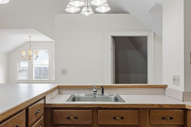 Building Photo - 150 Summer St