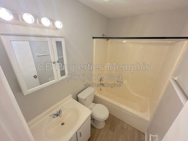 Building Photo - 2219 Goldbrier Ln