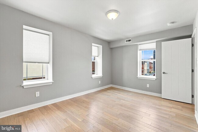 Building Photo - 1800 Titan St