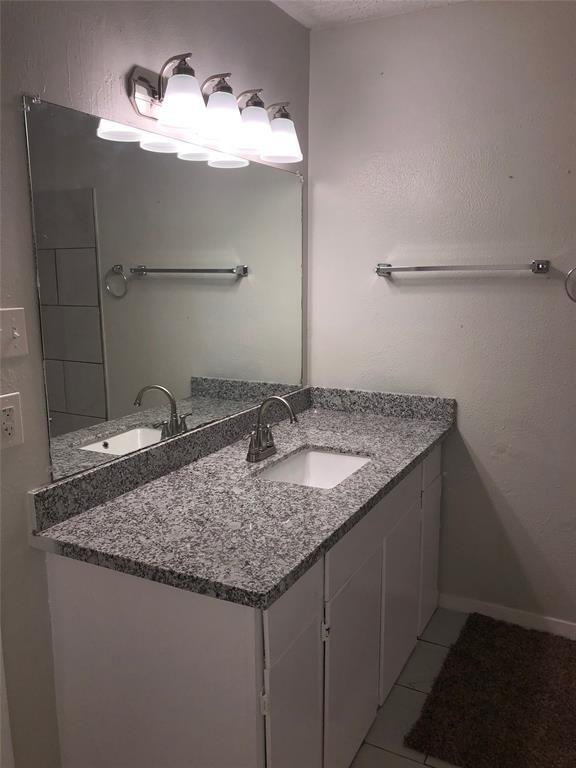Building Photo - 13461 Castilian Dr