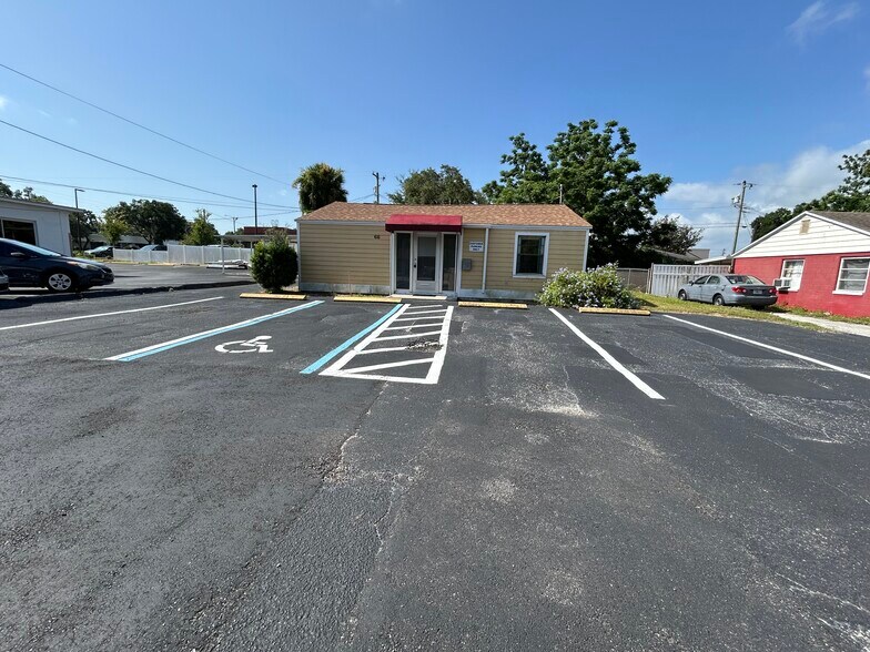 Building Photo - 66 W Seminole Ave