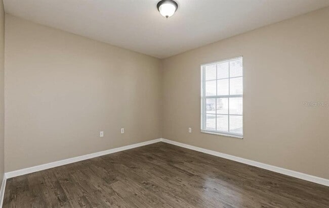 Building Photo - 1250 Spinnaker Dr