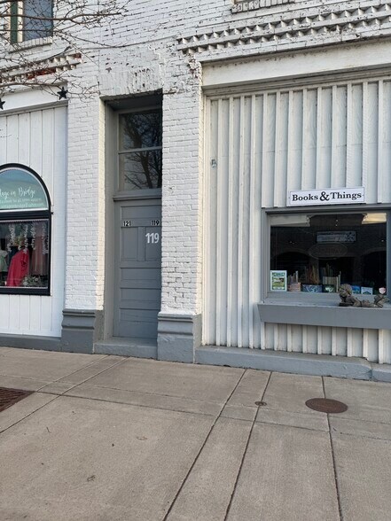 Building Photo - 119 Bridge Ave E