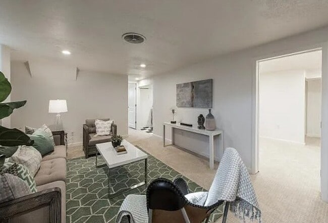 Building Photo - 1684 Browning Ave