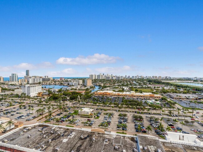 Building Photo - 1745 E Hallandale Beach Blvd