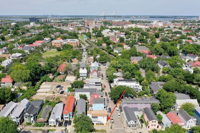 Building Photo - 22 Nunan St