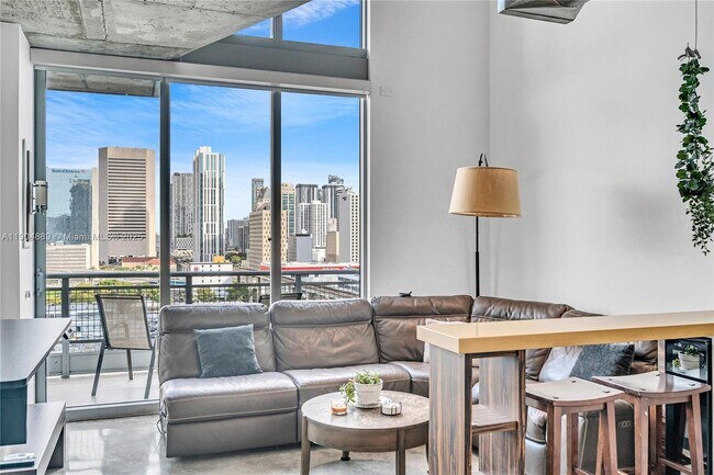 Building Photo - 690 SW 1st Ct